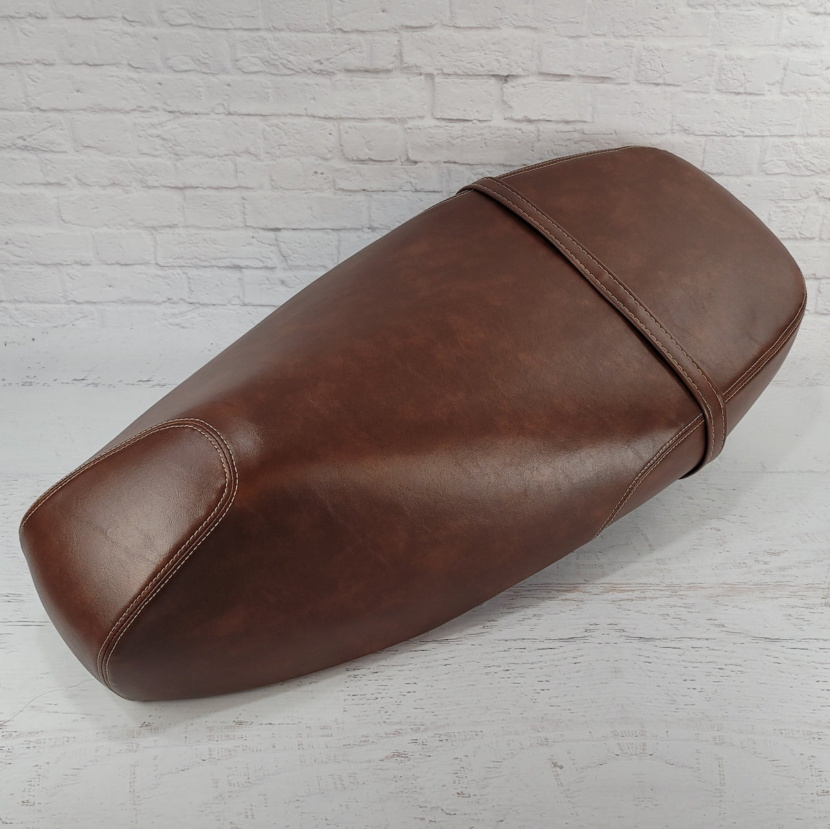 Vespa GT200 whiskey brown seat cover with French seams