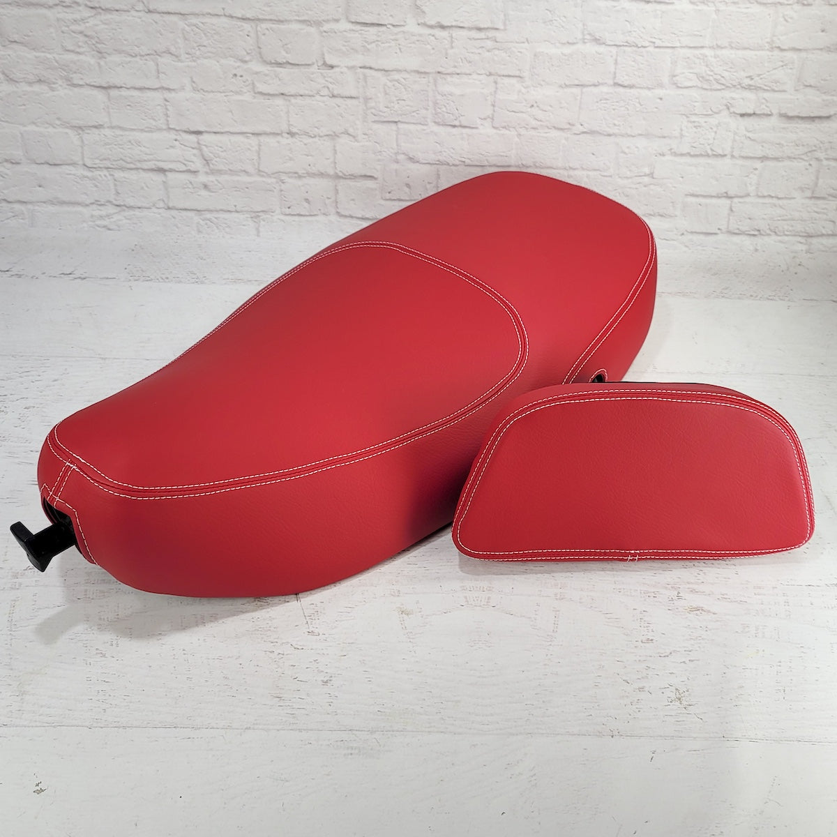 Vespa LX matte red seat cover set with backrest