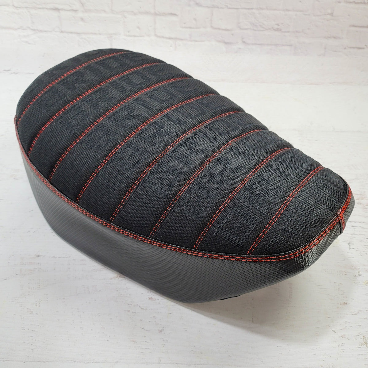 Honda Monkey BRIDE padded tuck-and-roll seat cover