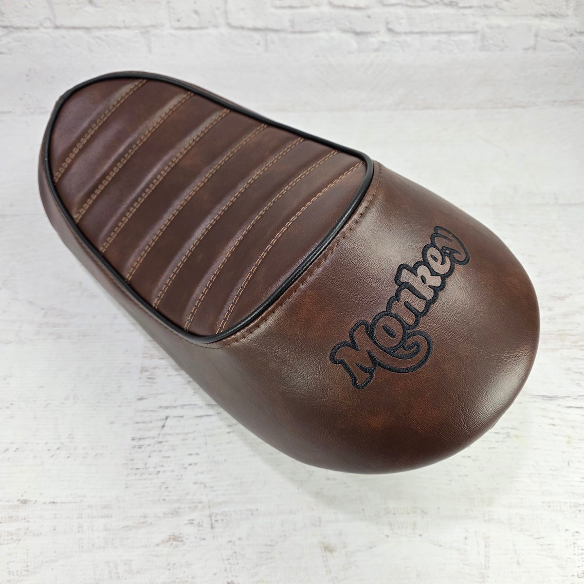Honda Monkey KITACO Whiskey Brown tuck-and-roll seat cover