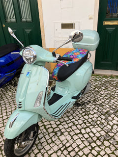 Vespa Sprint/Primavera Hawaiian Mahalo Floral Seat Cover