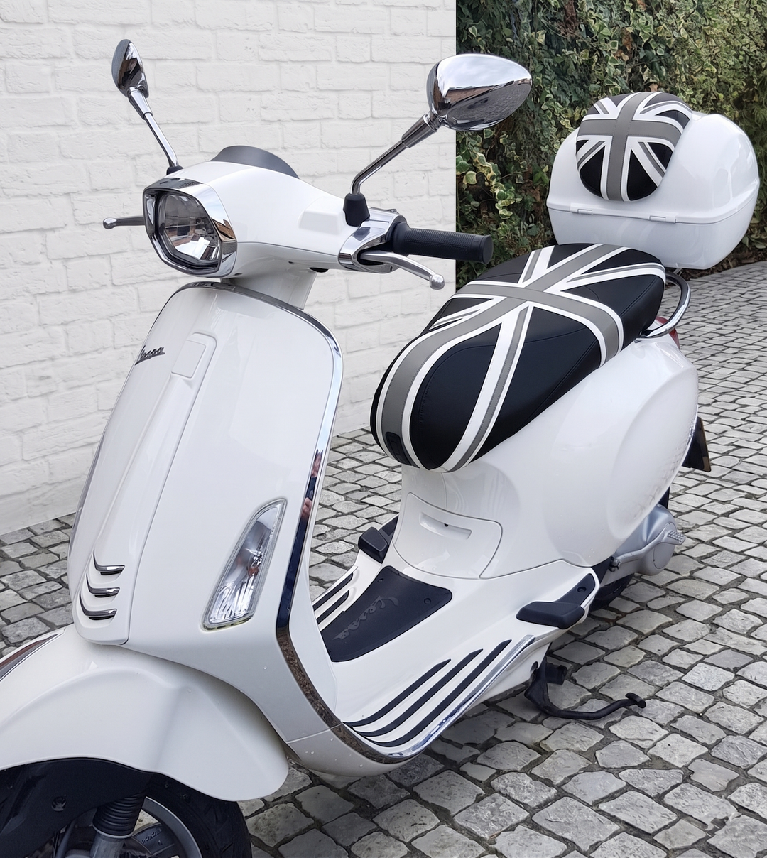 Vespa Sprint / Primavera Black and Gray Union Jack Seat Cover